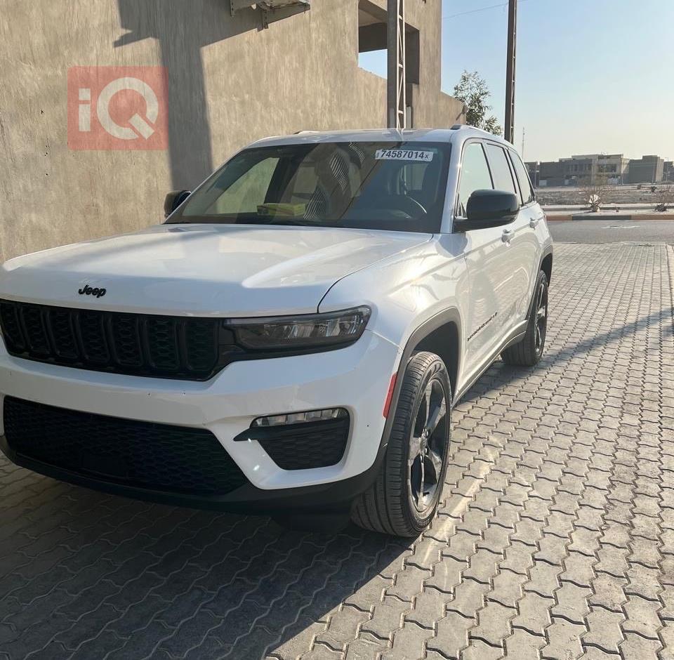 جیپ گراند شیرۆکی